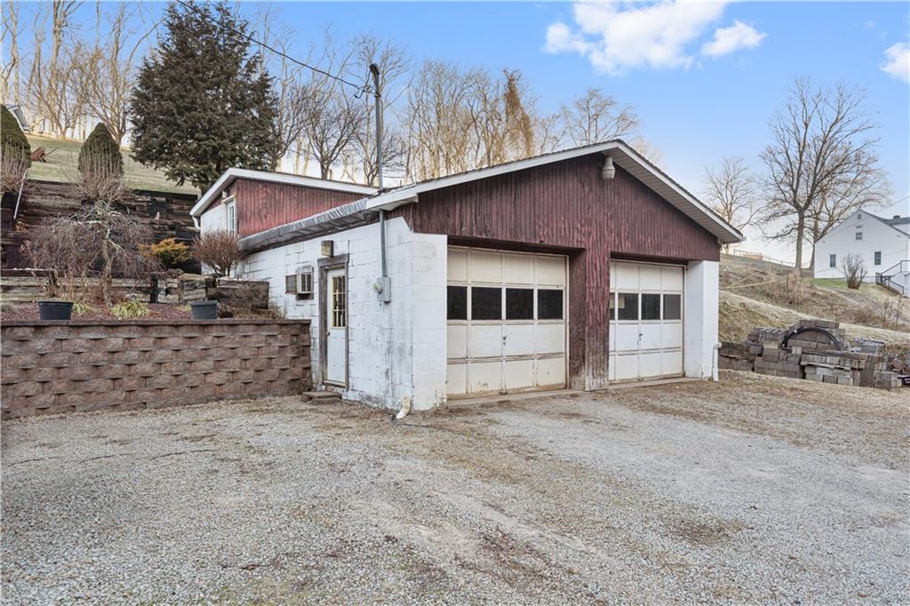 8257 Mentor Road Elizabeth, PA 15037 - Photo 5 of 34 Gallery Image 5