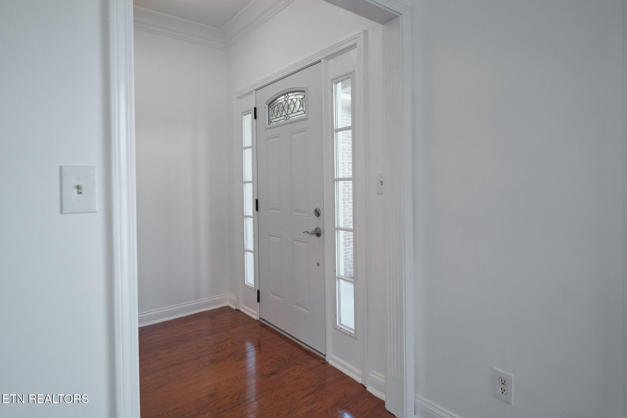 123 Capital Circle Oak Ridge, TN 37830 - Photo 3 of 44 123 Capital Circle Oak Ridge , TN 37830