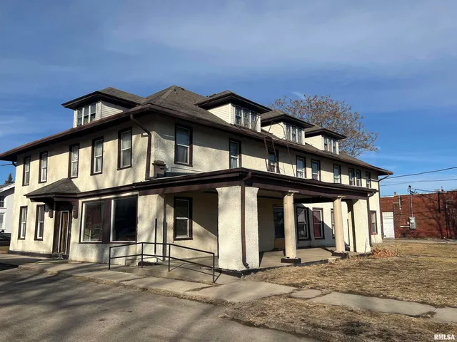 $275,000 | 201 11th Avenue, Fulton, IL 61252