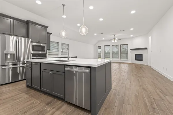 $3,600 | 1132 Beals Crk Street, Conroe, TX 77304