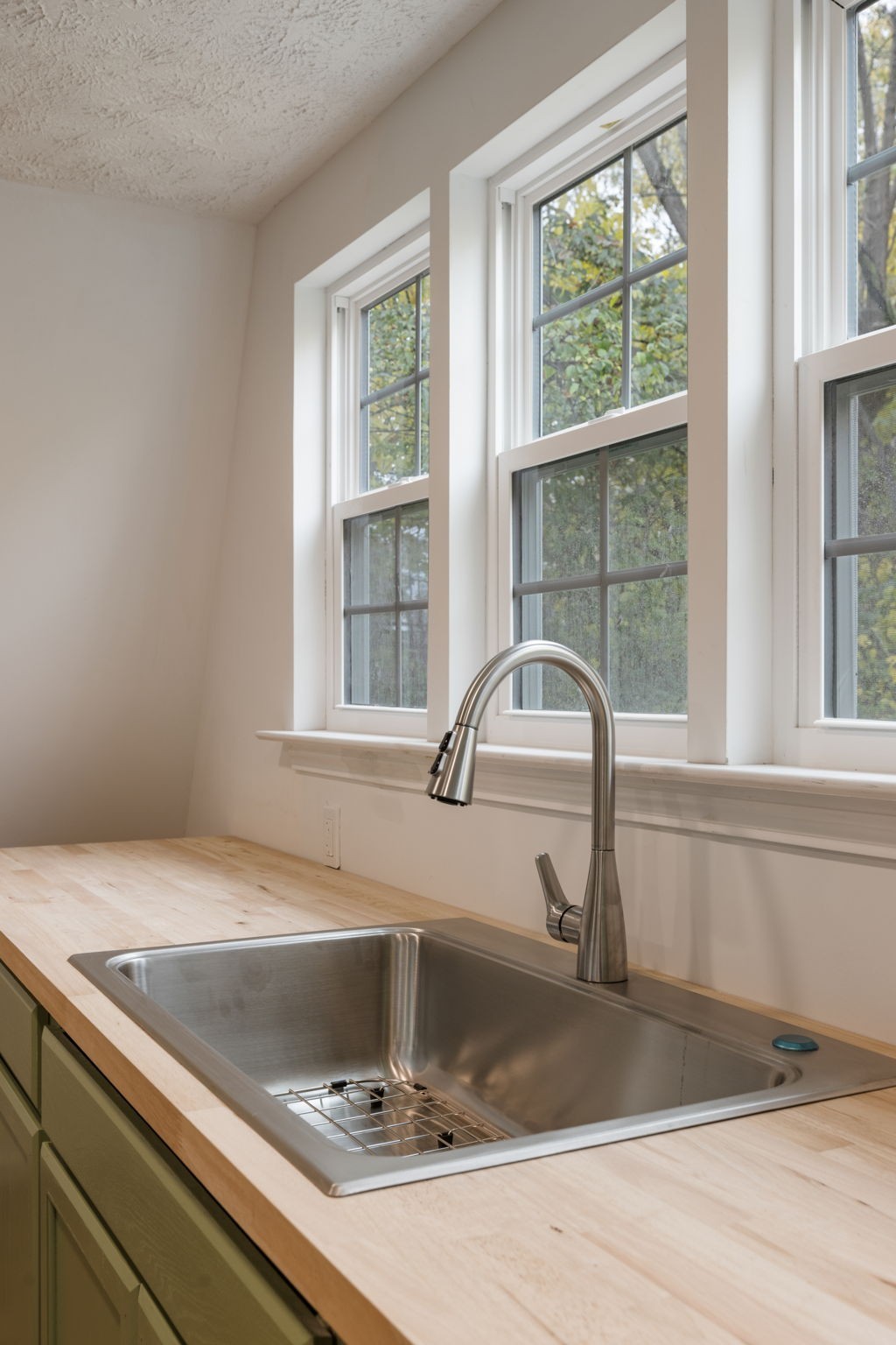 415 Durrett Street Springfield, TN 37172 - Photo 29 of 54 a view closed with a sink and window