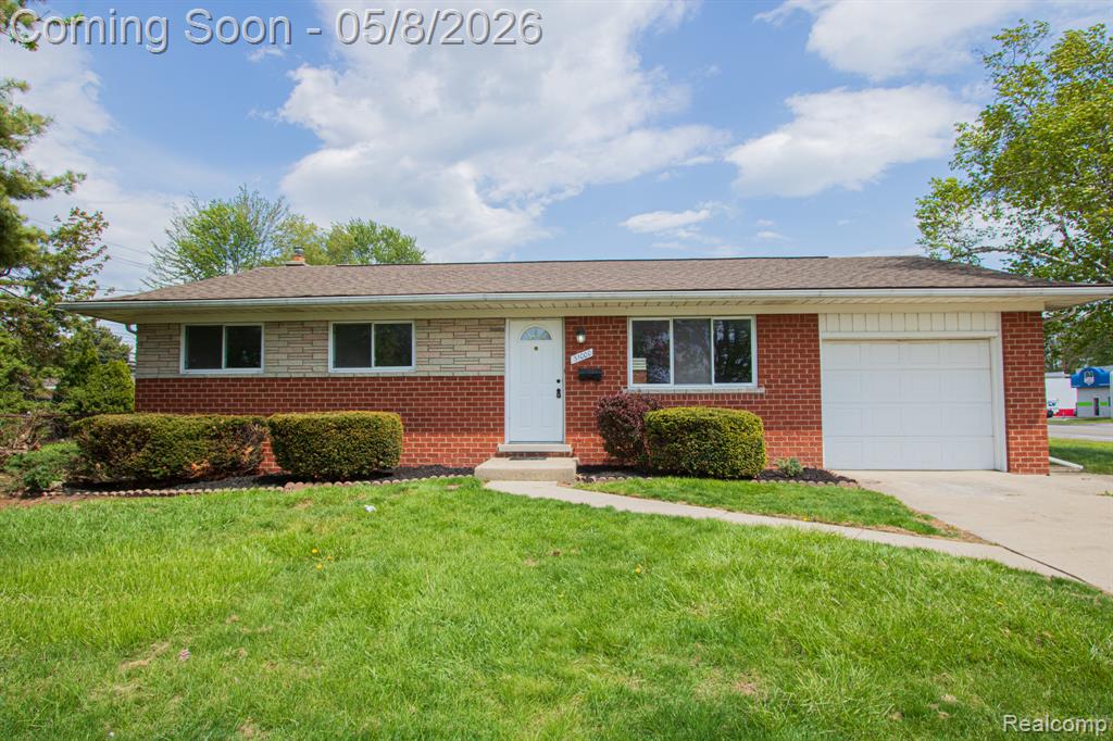 31000 Fall Fraser, MI 48026 - Photo 1 of 28