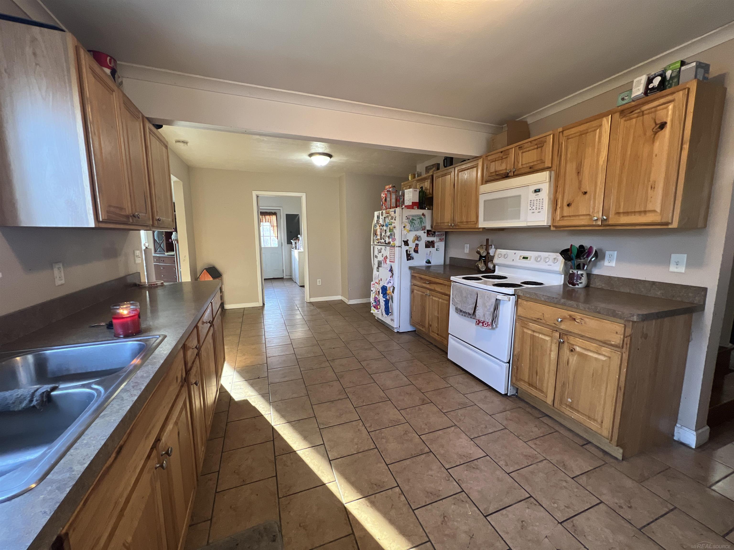 8284 Lakeshore Road Lexington, MI 48450 - Photo 5 of 21