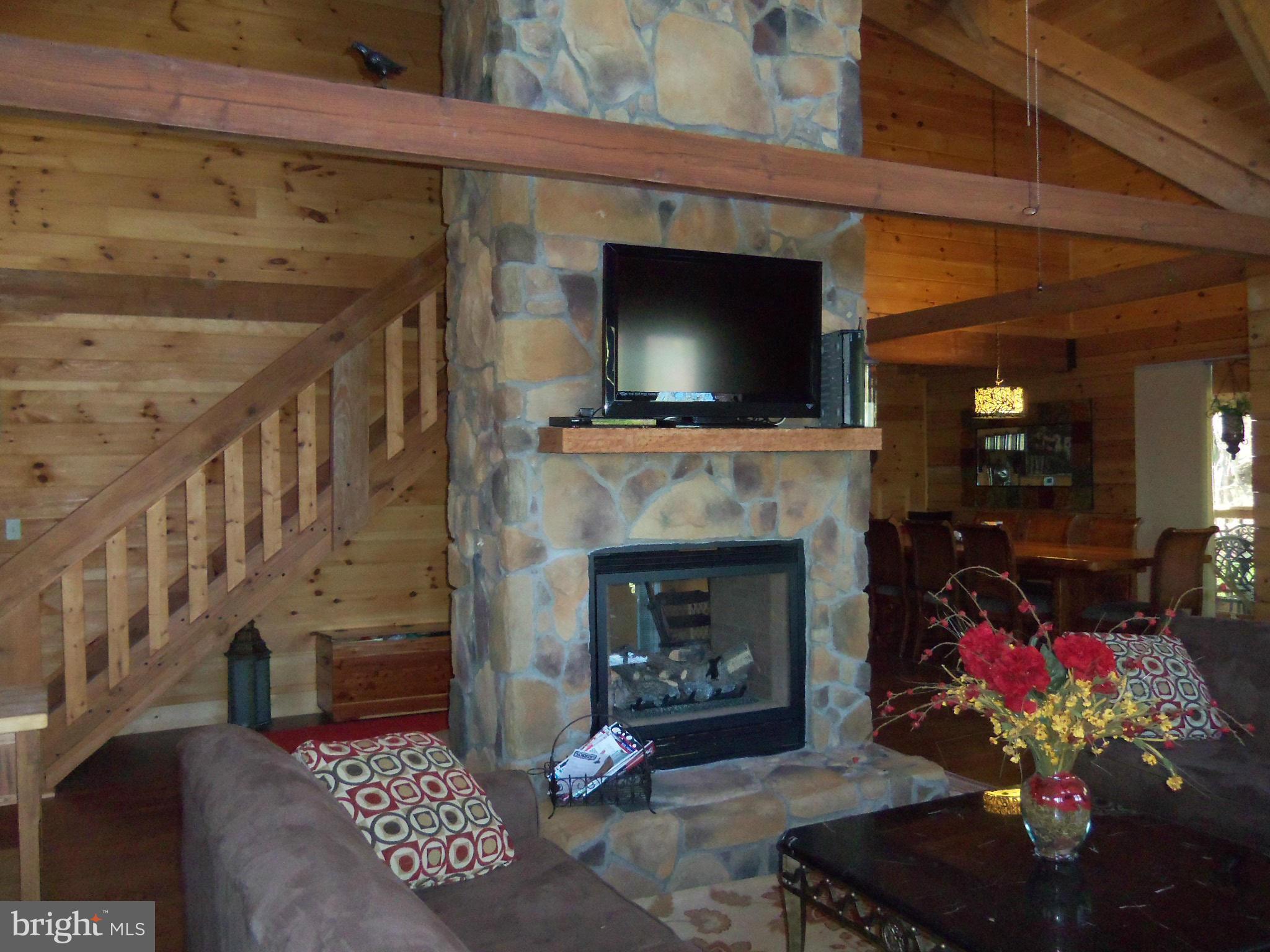 258 Gobbler Road Hedgesville, WV 25427 - Photo 14 of 30 Living Room