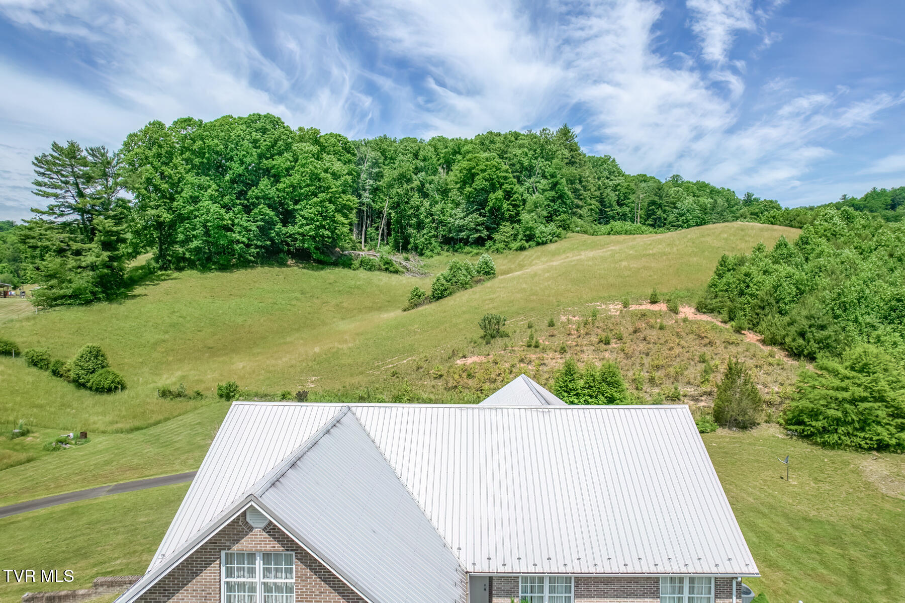 1044 Waters Road Laurel Bloomery, TN 37680 - Photo 4 of 72 1044 Waters Rd-4