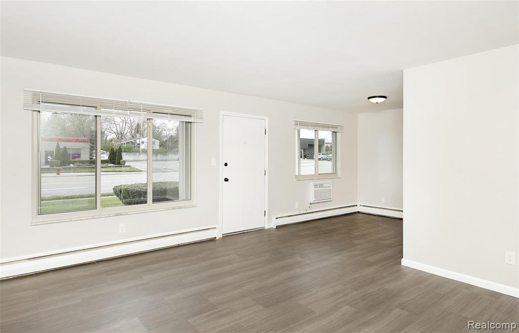 3350 Greenfield Road, Unit 17 Royal Oak, MI 48073 - Photo 2 of 19