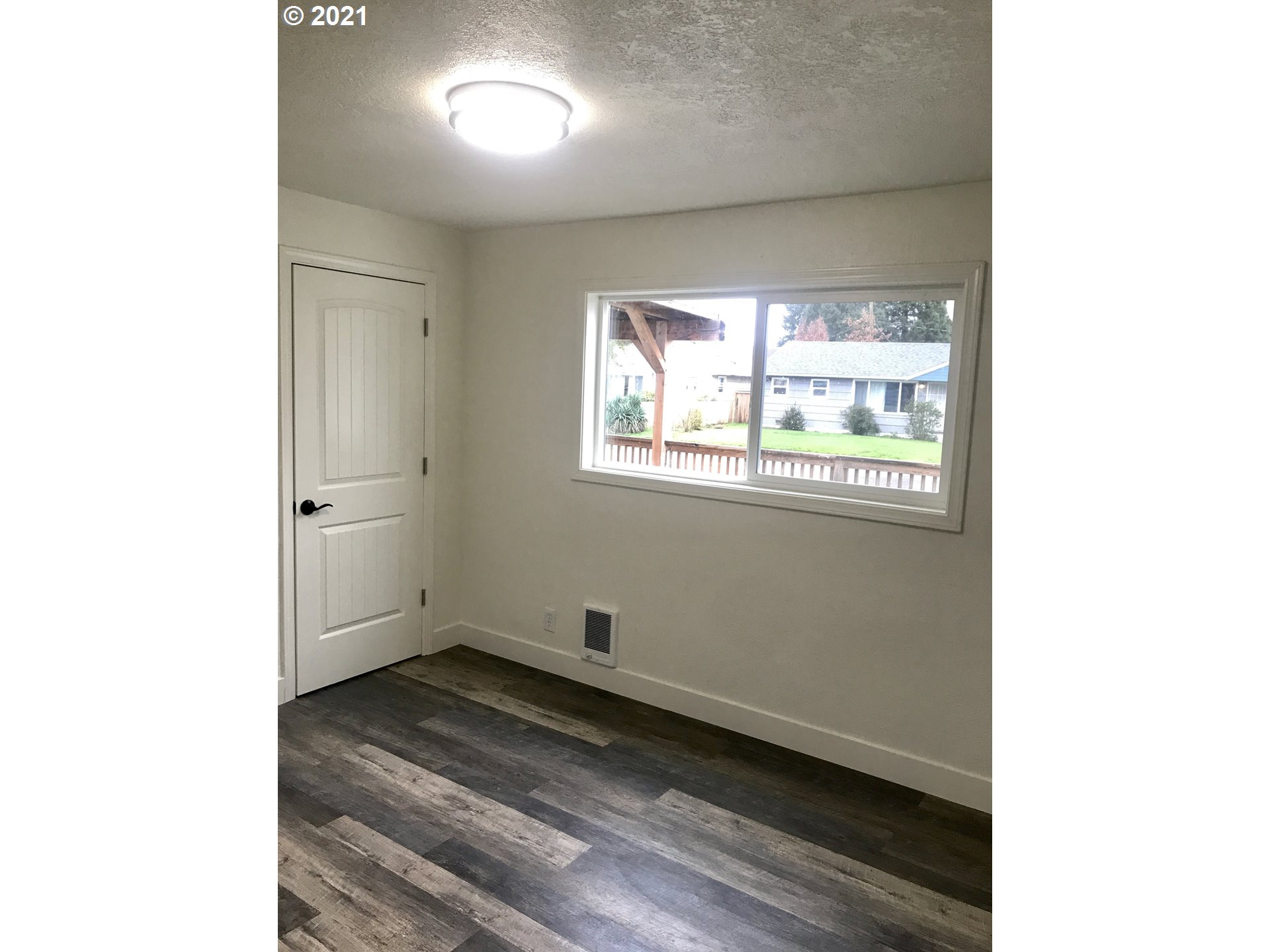 3325 Oriole Street Springfield, OR 97477 - Photo 14 of 16 Gallery Image 14
