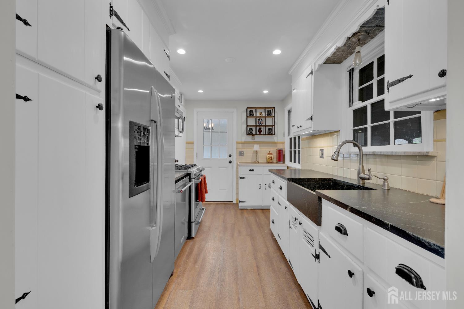 369 Union Avenue Middlesex, NJ 08846 - Photo 11 of 40