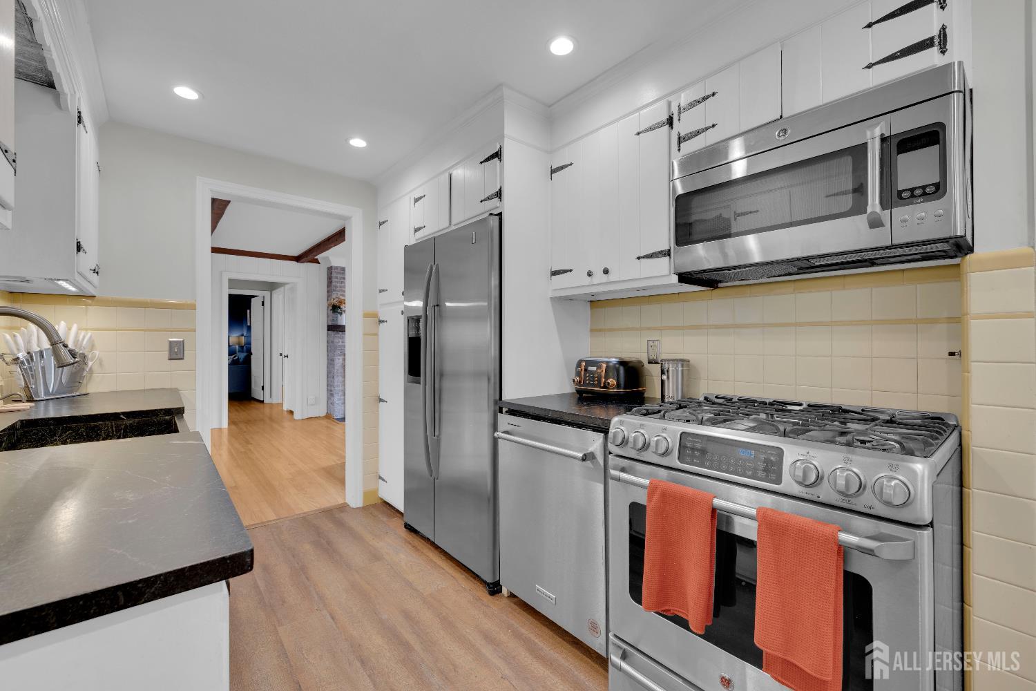 369 Union Avenue Middlesex, NJ 08846 - Photo 12 of 40