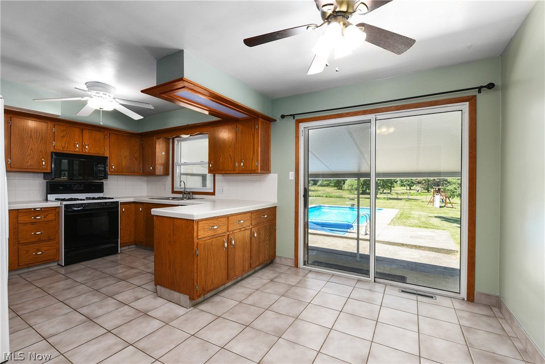 9572 Ridge Road North Royalton, OH 44133 - Photo 11 of 23 Gallery Image 11