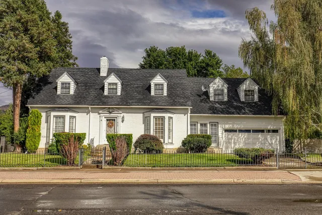 front view of house with a yard