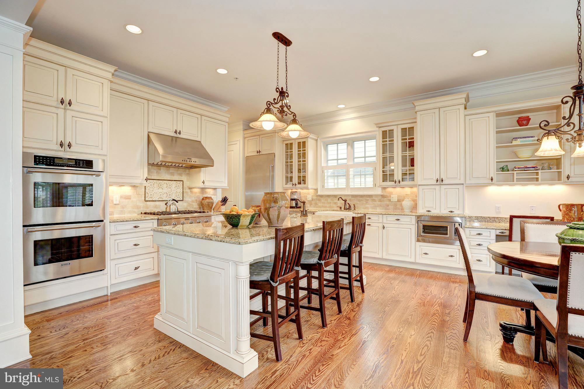 7105 Denton Road Bethesda, MD 20814 - Photo 6 of 30 Main Level - Gourmet Kitchen w/ Breakfast Area