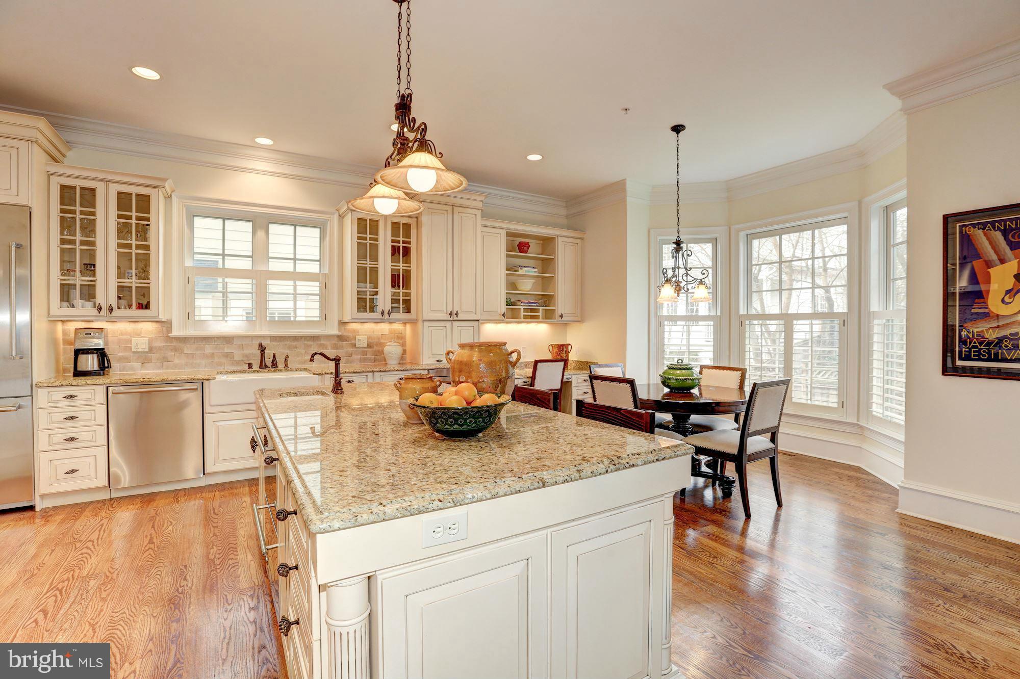 7105 Denton Road Bethesda, MD 20814 - Photo 7 of 30 Main Level - Gourmet Kitchen w/ Breakfast Area