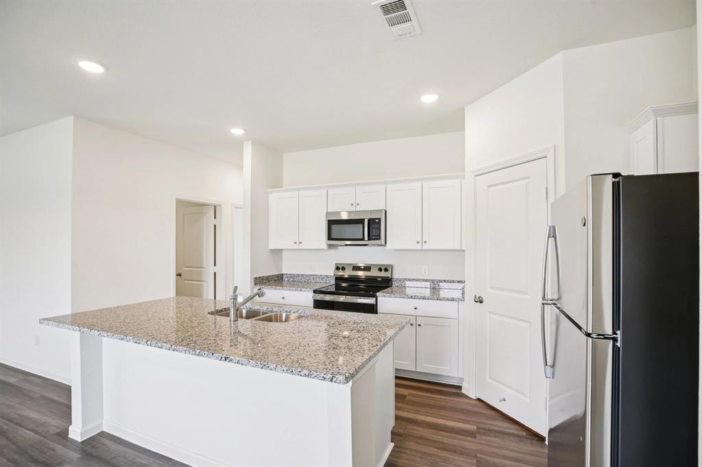 2249 Rambler Drive Ponder, TX 76259 - Photo 11 of 30 Glimmer