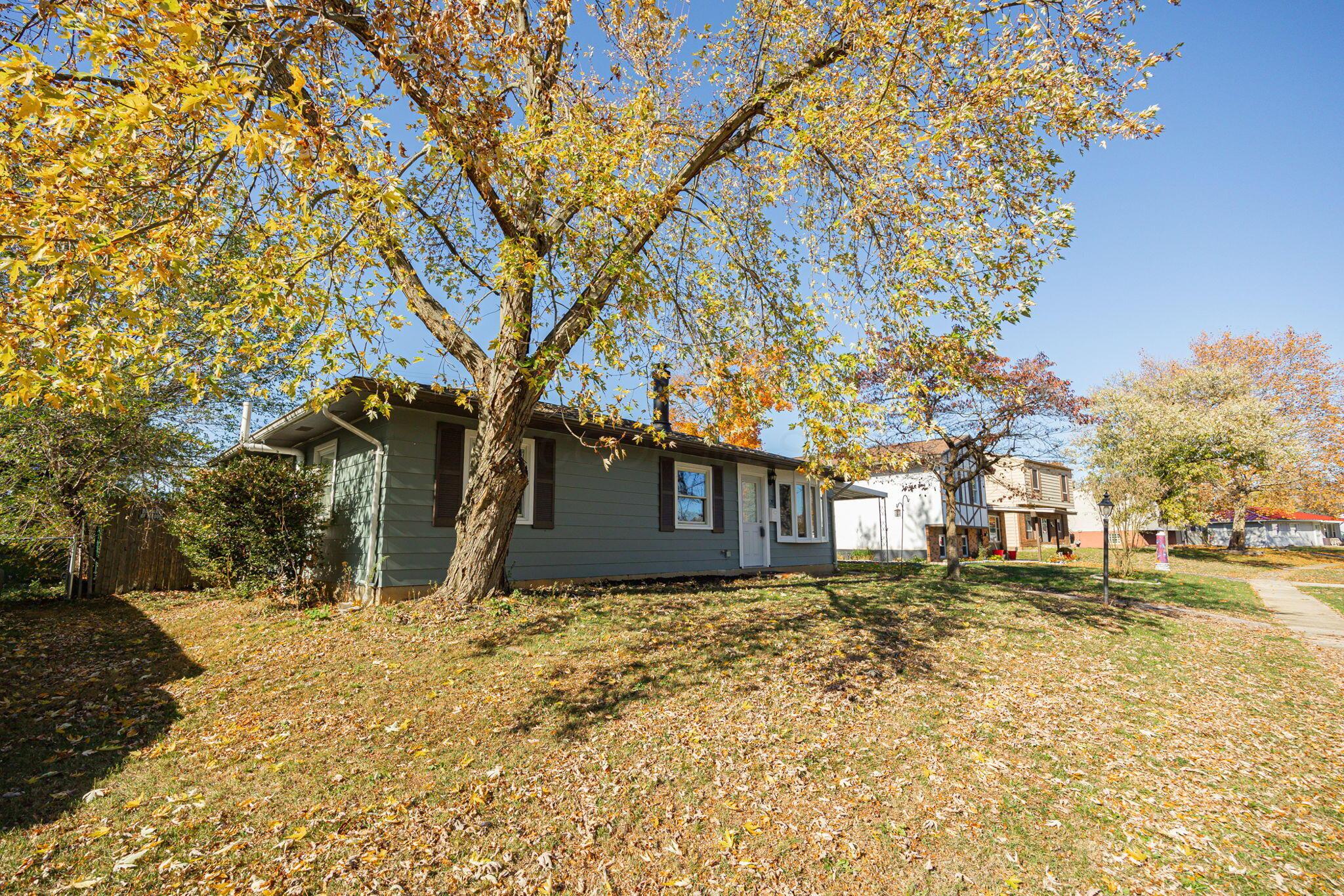 3291 Faycrest Road Columbus, OH 43232 - Photo 2 of 25 Exterior Front