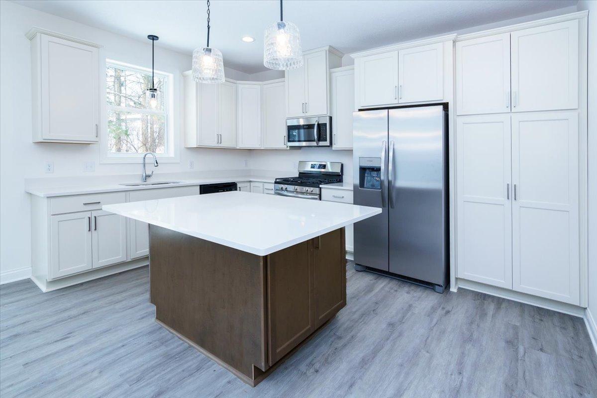 7805 Ava Trail Inver Grove Heights, MN 55077 - Photo 5 of 38