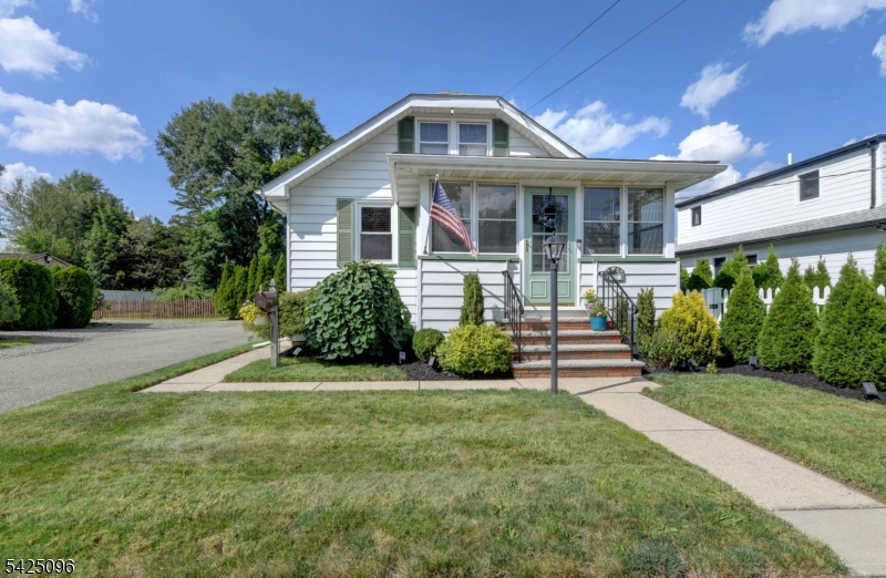 22 Jacksonville Road Pequannock, NJ 07444 - Photo 2 of 35 Gallery Image 2