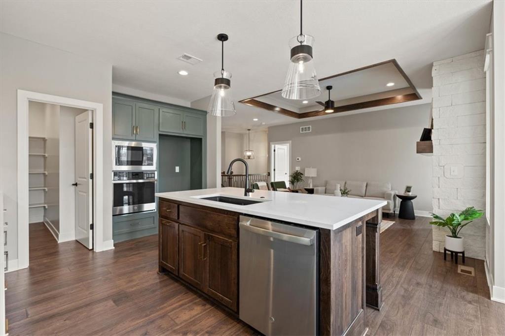 11546 South Olathe Vw Road Olathe, KS 66061 - Photo 27 of 33