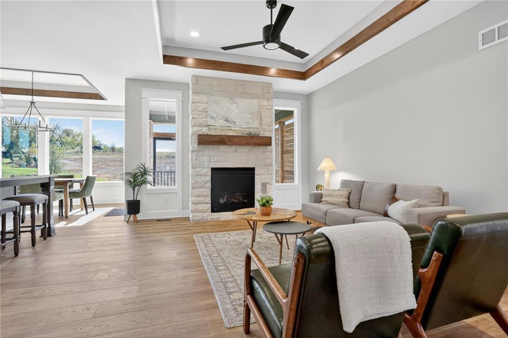 11546 South Olathe Vw Road Olathe, KS 66061 - Photo 4 of 31