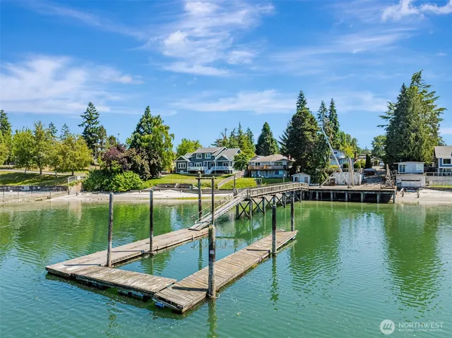 $1,125,000 | 1954 Northeast Grandview Boulevard, Keyport, WA 98345