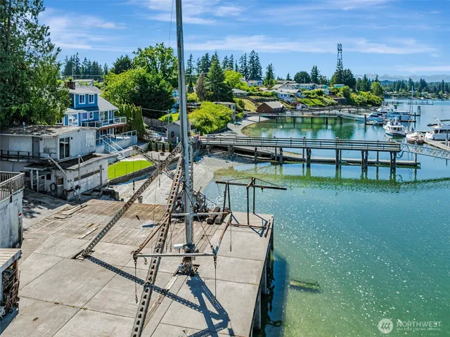 $1,125,000 | 1954 Northeast Grandview Boulevard, Keyport, WA 98345