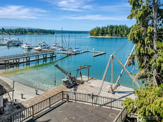 $1,125,000 | 1954 Northeast Grandview Boulevard, Keyport, WA 98345
