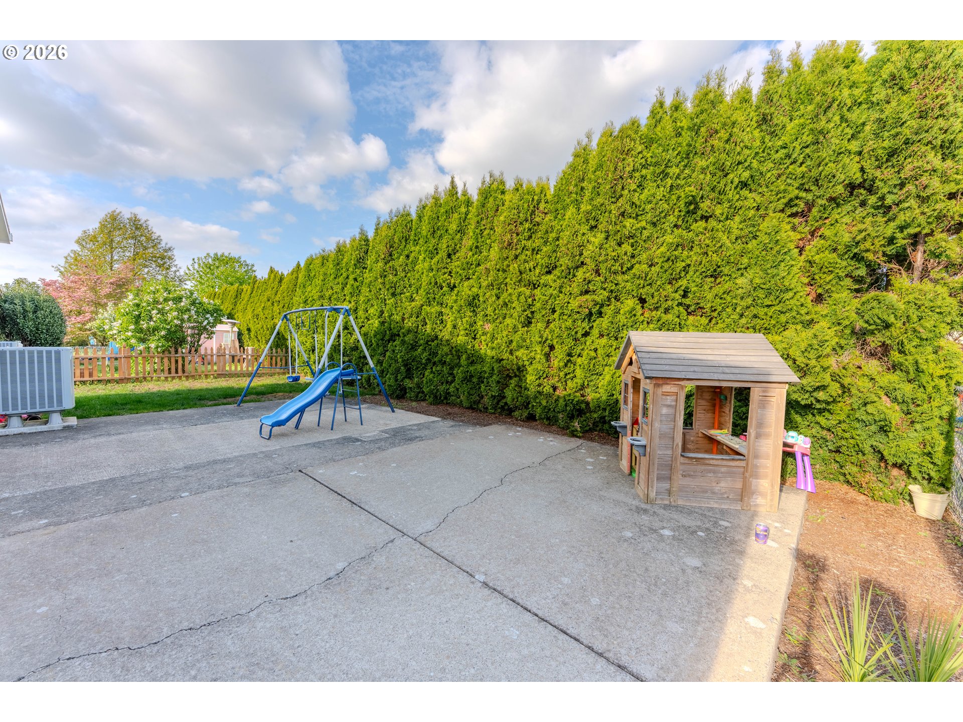 4364 Bren Loop Northeast, Unit 95 Salem, OR 97305 - Photo 29 of 34 a view of outdoor space and yard