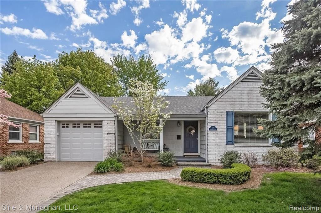 339 Ridgemont Road Grosse Pointe Farms, MI 48236 - Photo 1 of 39