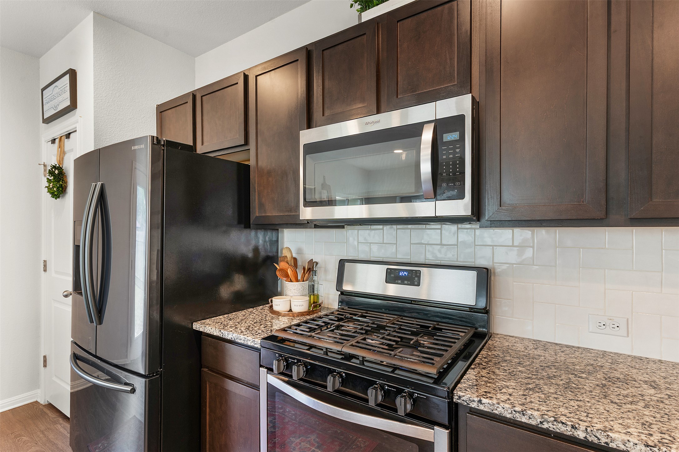 925 Stampede Road San Marcos, TX 78666 - Photo 13 of 39 Close Appliance View