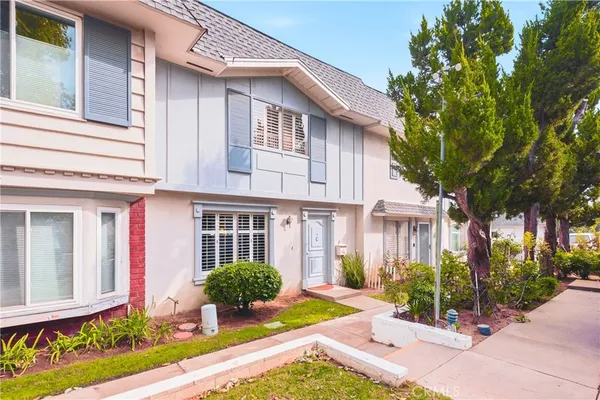 $550,000 | 20721 Lemarsh Street, Unit C, Chatsworth, CA 91311