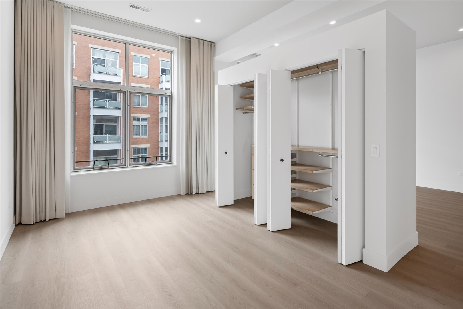 949 West Madison Street, Unit 406 Chicago, IL 60607 - Photo 12 of 17