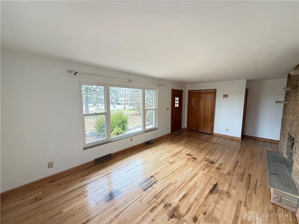 3641 Maxton Road Dayton, OH 45414 - Photo 4 of 28