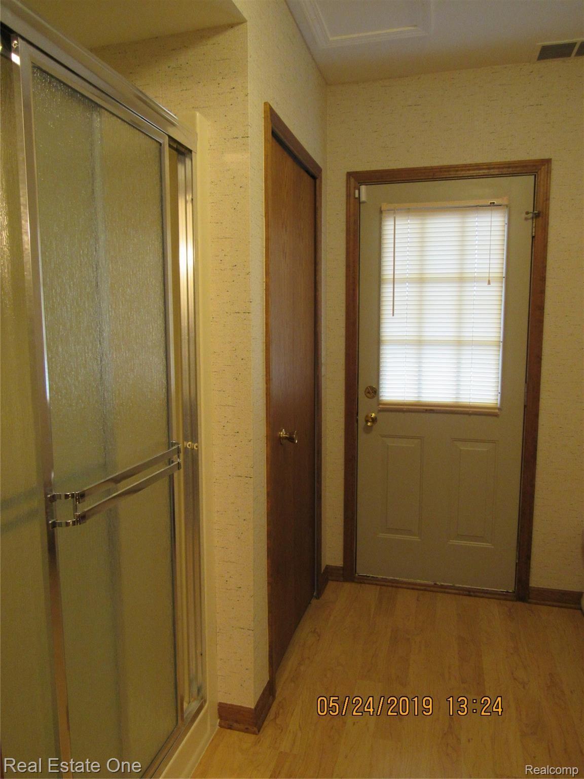 384 Nakomis Road Lake Orion, MI 48362 - Photo 57 of 77 IMG_0549.JPG