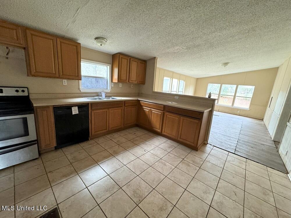 19438 Pete Hickman Road Saucier, MS 39574 - Photo 4 of 16 kitchen