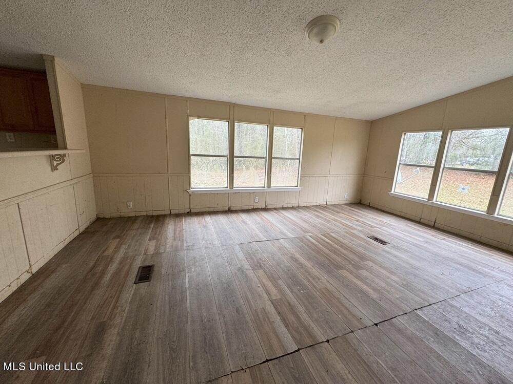 19438 Pete Hickman Road Saucier, MS 39574 - Photo 5 of 16 living