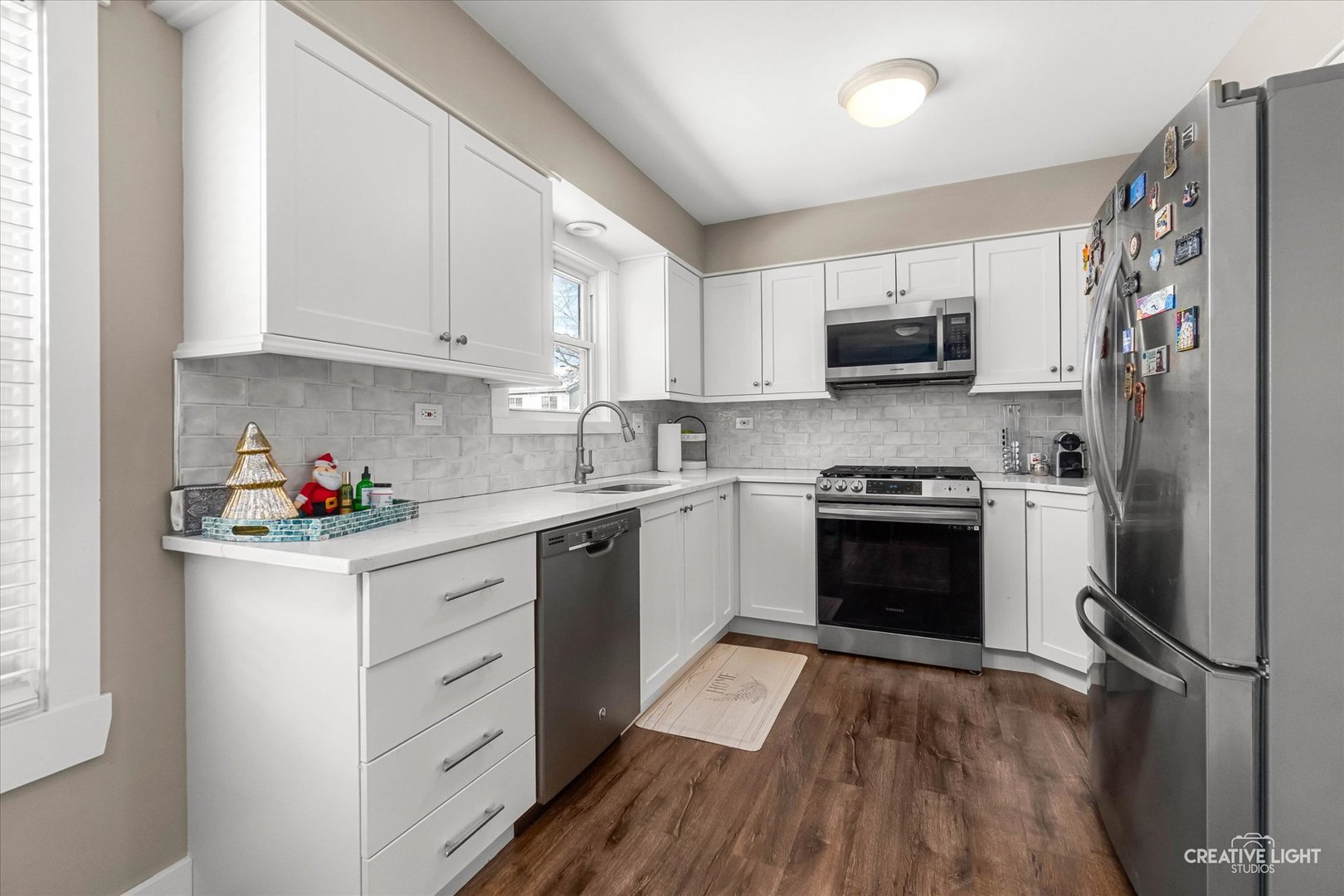 205 Churchill Lane Aurora, IL 60504 - Photo 8 of 25