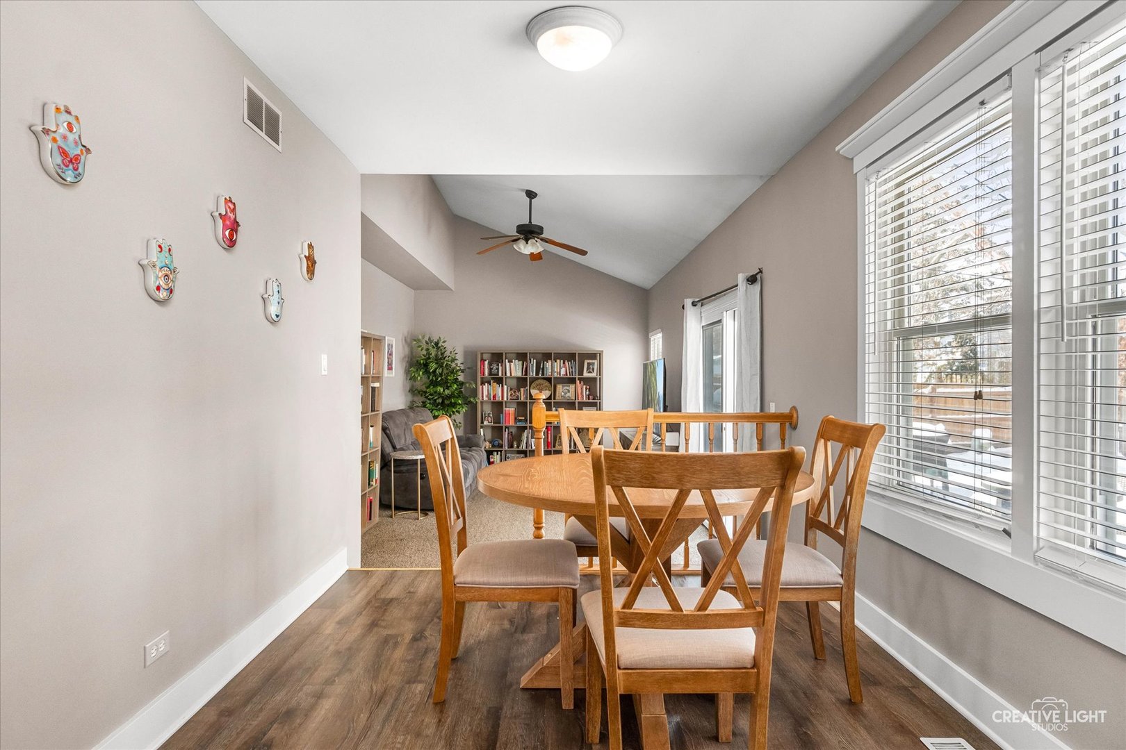 205 Churchill Lane Aurora, IL 60504 - Photo 9 of 25