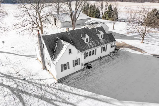 $274,900 | 9481 West Pine Lake Road, Delton, MI 49046