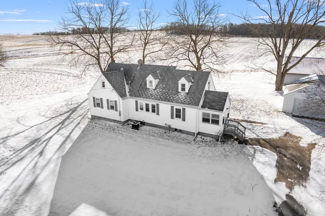 $274,900 | 9481 West Pine Lake Road, Delton, MI 49046