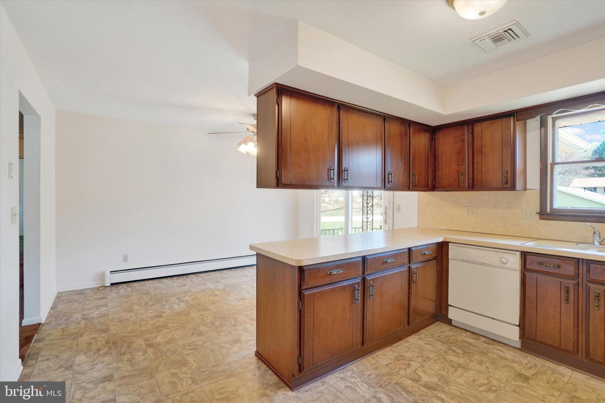 34 Eagleton Drive York, PA 17407 - Photo 10 of 27