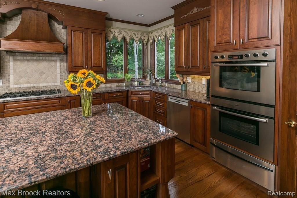 734 Palms Road Bloomfield Hills, MI 48304 - Photo 14 of 43 734PalmsRd-21.jpg