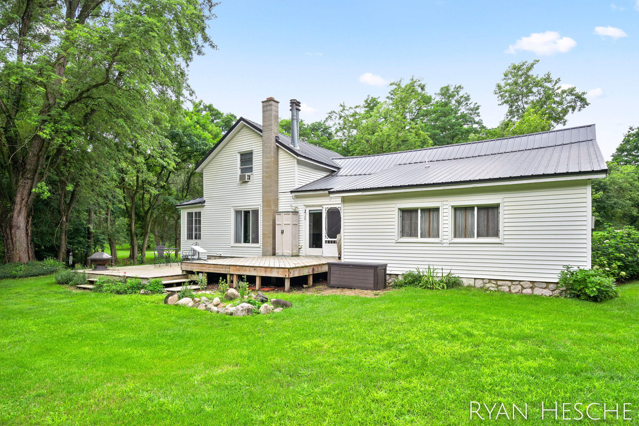 7210 MacArthur Road Saranac, MI 48881 - Photo 5 of 39 Back Deck