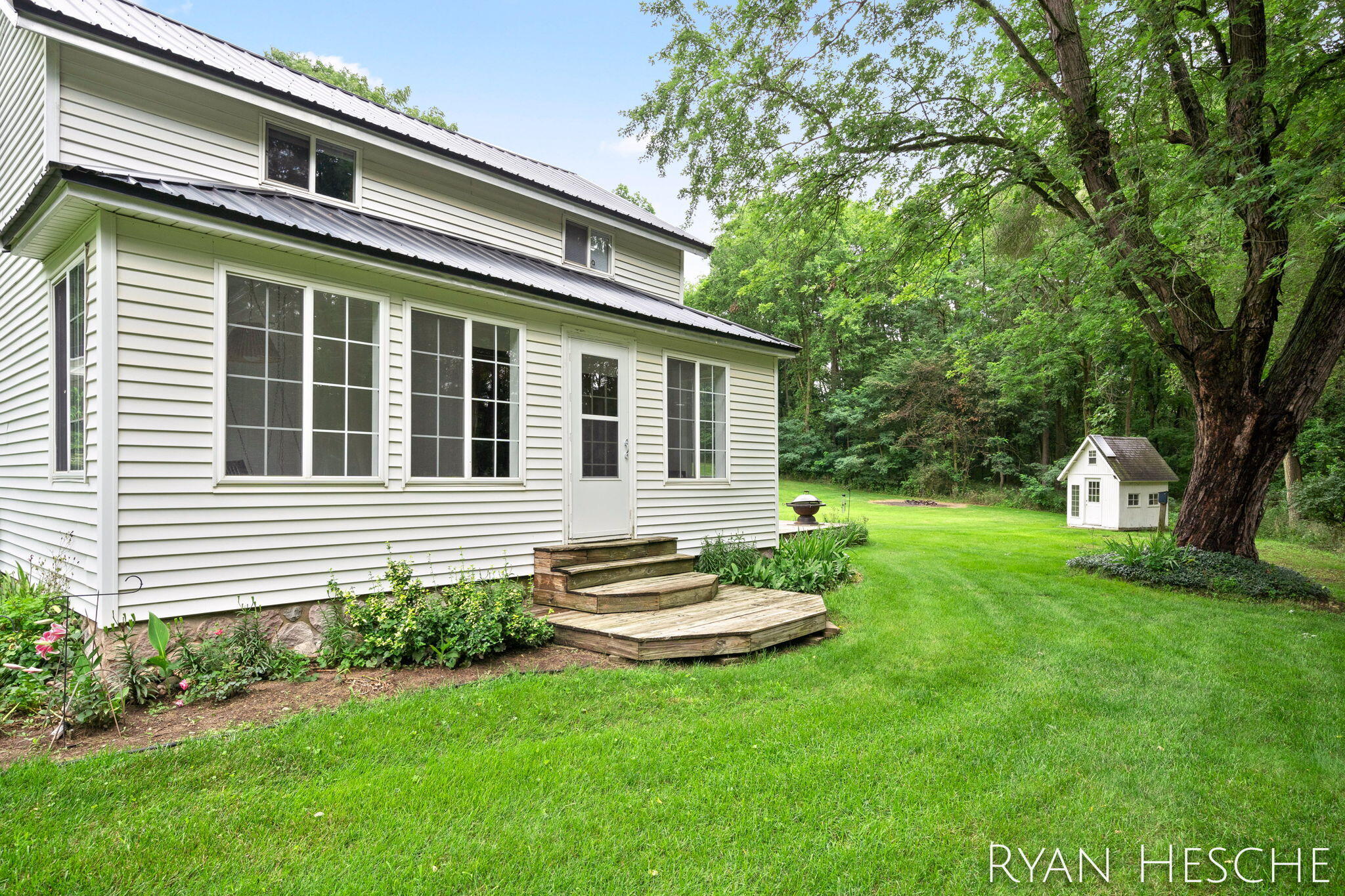 7210 MacArthur Road Saranac, MI 48881 - Photo 7 of 39 Front Porch