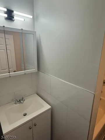 $1,475 | 423 North 7th Street, Newark, NJ 07107