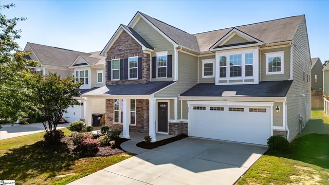$575,000 | 220 Waters Run Lane, Simpsonville, SC 29681