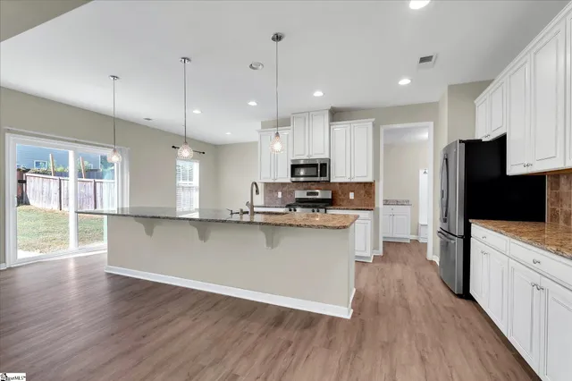 $550,000 | 220 Waters Run Lane, Simpsonville, SC 29681