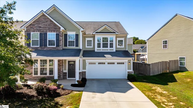 $550,000 | 220 Waters Run Lane, Simpsonville, SC 29681