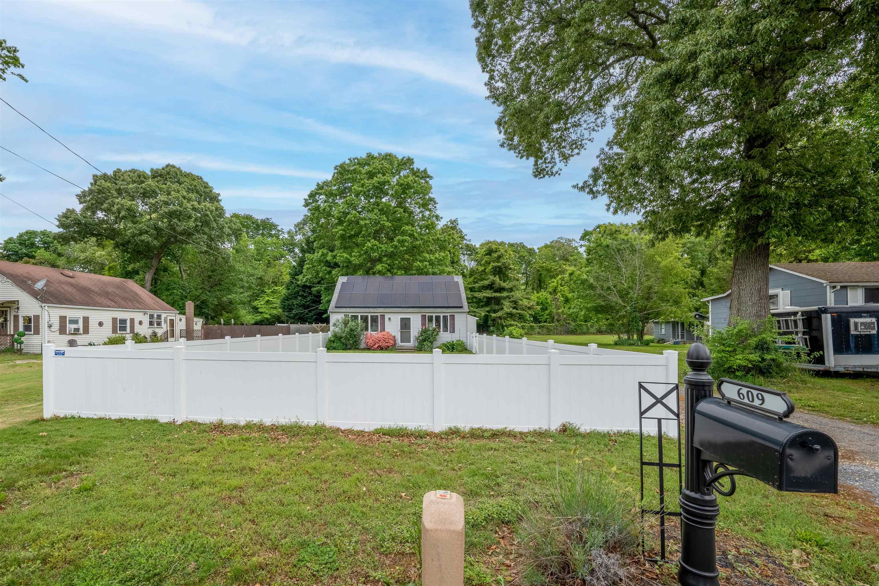 609 Breakwater Road Erma, NJ 08204 - Photo 3 of 47