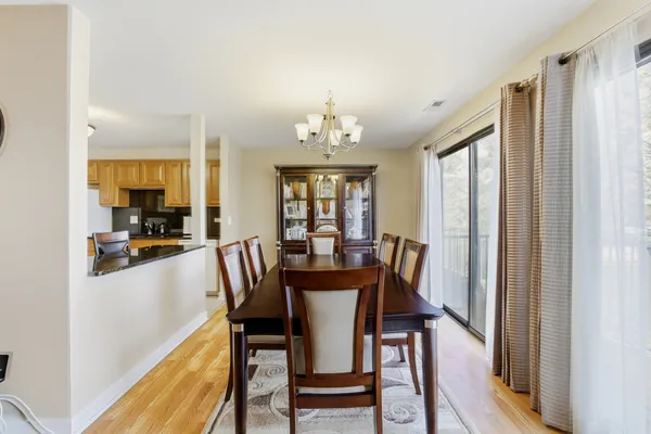 $285,000 | 551 Cumberland Trail, Unit C, Roselle, IL 60172