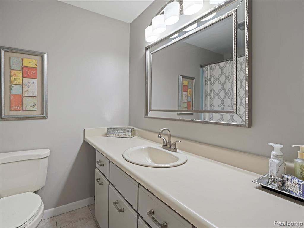 1325 Ruby Avenue Rochester Hills, MI 48309 - Photo 15 of 34